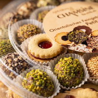 Petit Four - Amarin Chamsine